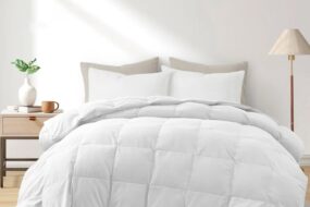 SOLID DOWN ALTERNATIVE COMFORTER WITH ORGANIC COTTON EXTERIOR & MICROFIBER FILL 600 THREAD COUNT